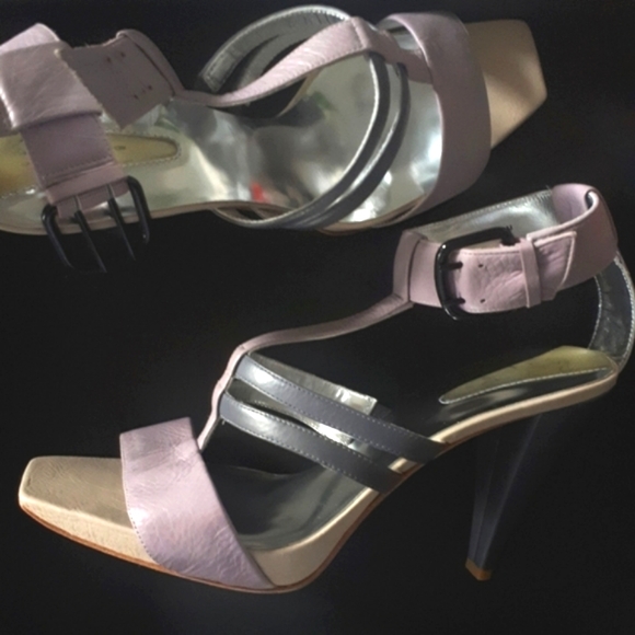 Kenneth Cole | T-strap Heels - Picture 8 of 9